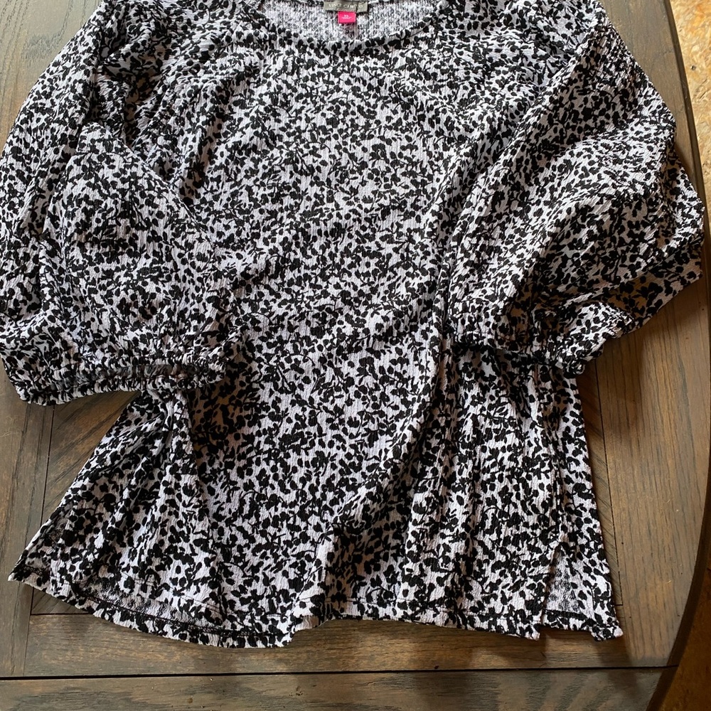 Vince Camuto Black and White 3/4 Sleeve Boxy Blouse